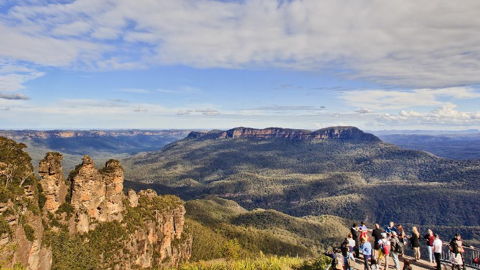 Embark on an unforgettable journey, our Blue Mountains Adventure Tour. An iconic blend of Aussie wildlife and breathtaking scenery including Scenic World, Waterfalls, Ferry, Sydney Zoo and FREE Koala photo.